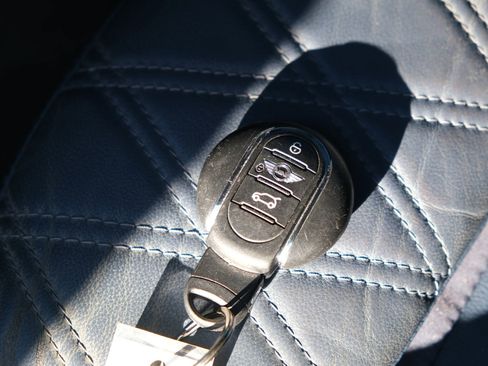 Used 2017 MINI Cooper Clubman FWD image 52