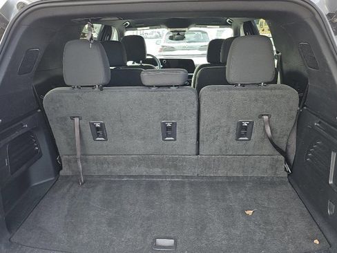 Used 2024 Chevrolet Traverse LT image 8