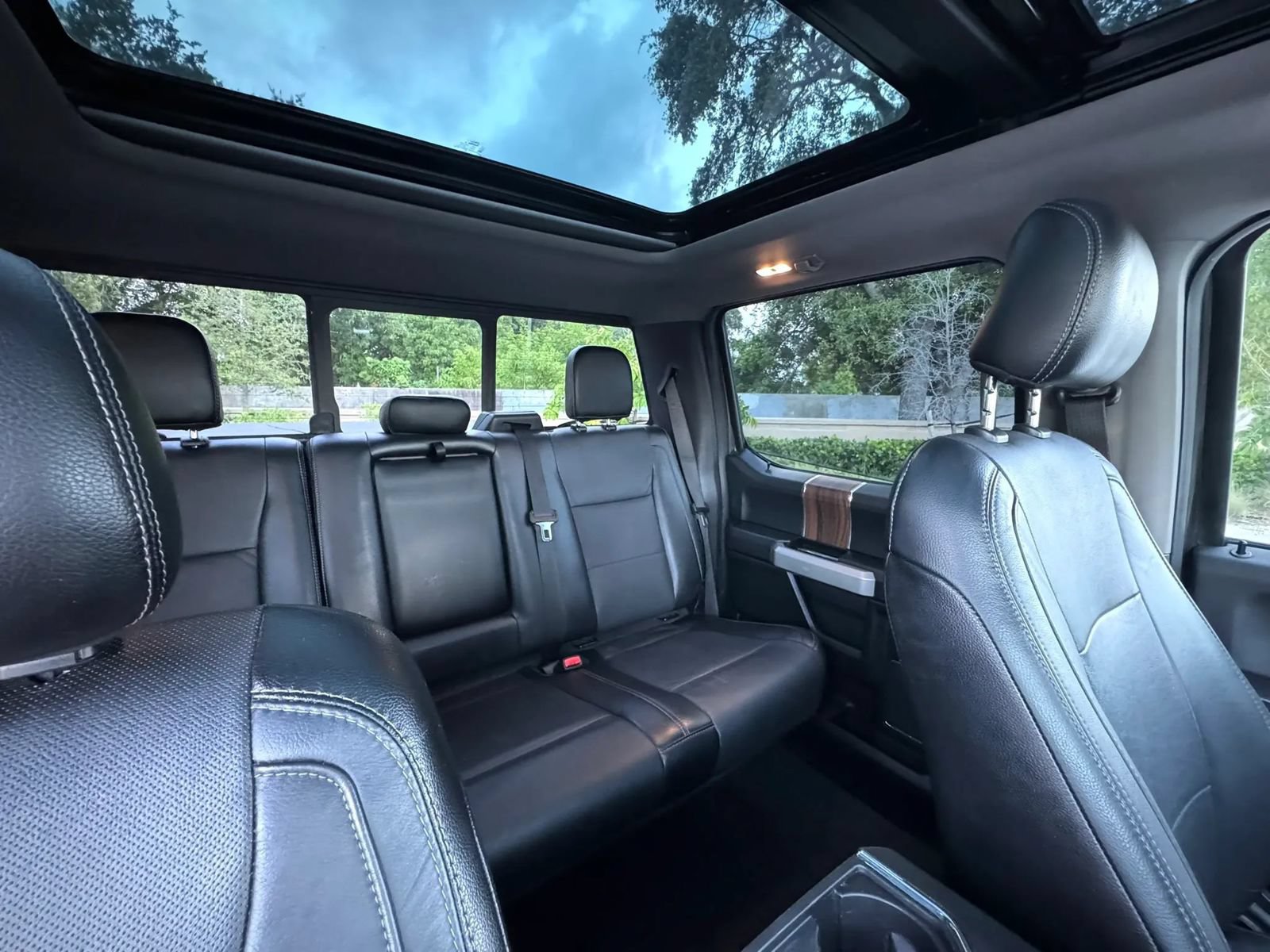 Used 2015 Ford F150 Lariat w/ Equipment Group 502A Luxury AWD/4WD image 34