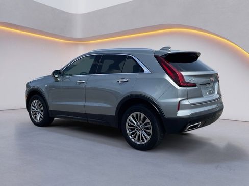 Used 2024 Cadillac XT4 Premium Luxury image 5