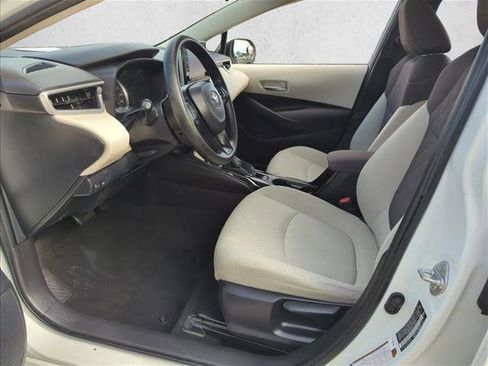 Used 2020 Toyota Corolla LE image 11