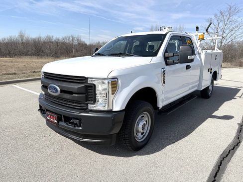Used 2019 Ford F350 XL w/ Power Equipment Group image 3