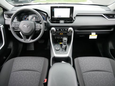Certified 2025 Toyota RAV4 XLE image 10