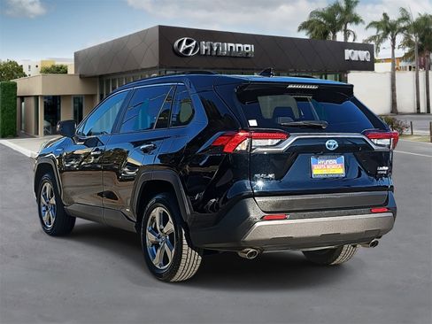 Used 2019 Toyota RAV4 Limited image 5