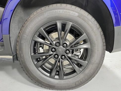 Certified 2025 Cadillac XT5 Luxury FWD image 10
