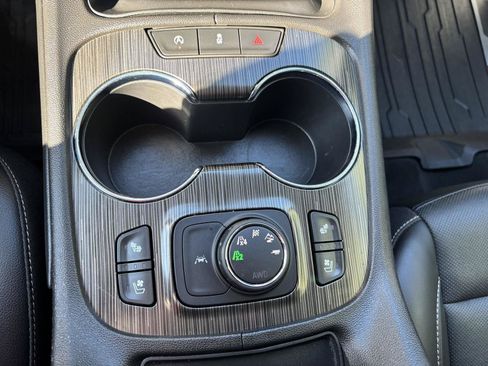 Used 2023 GMC Acadia SLT w/ Technology Package AWD/4WD image 31