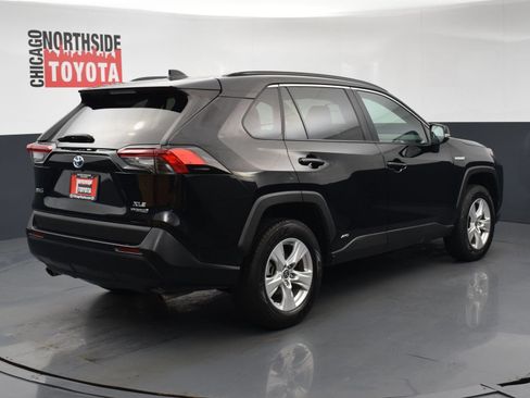 Used 2021 Toyota RAV4 XLE w/ Convenience Package AWD/4WD image 4