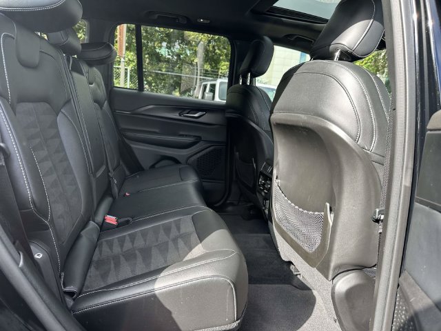 Certified 2023 Jeep Grand Cherokee Altitude AWD/4WD image 23