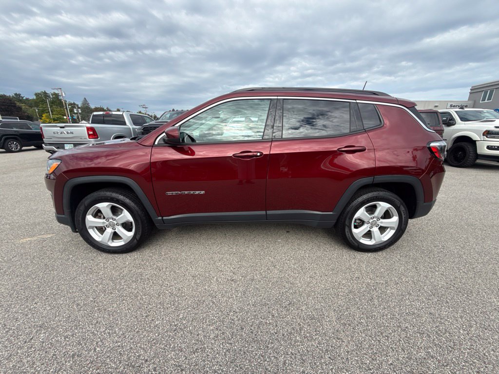 Certified 2021 Jeep Compass Latitude w/ Sun and Sound Group AWD/4WD image 2
