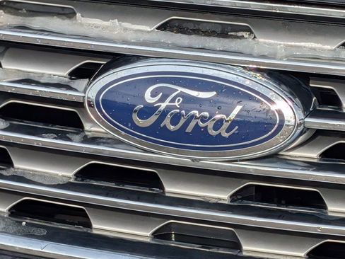 Used 2024 Ford Edge Titanium image 11