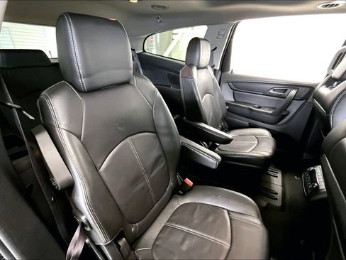 Used 2015 Chevrolet Traverse LT w/ LPO, 'HIT The Road' Package AWD/4WD image 28