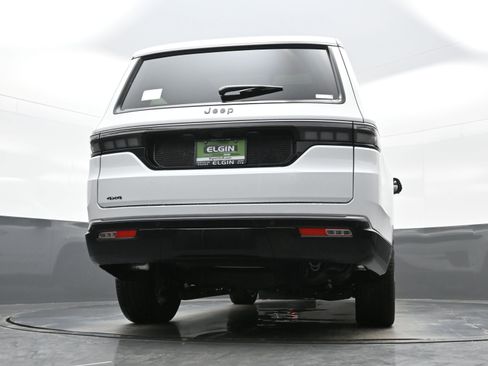 New 2026 Jeep Grand Wagoneer Limited AWD/4WD image 15