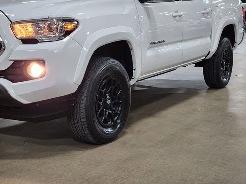 Used 2022 Toyota Tacoma SR5 image 17