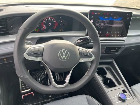 New 2026 Volkswagen Tiguan SE R-Line FWD image 30