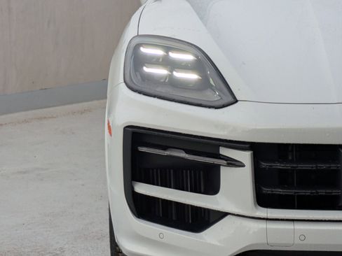 New 2026 Porsche Cayenne Coupe image 12