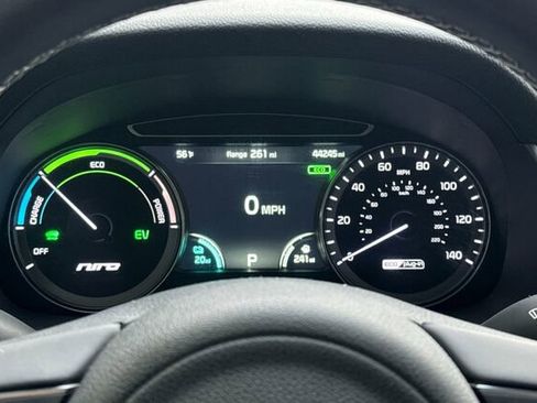 Used 2018 Kia Niro EX Premium image 22