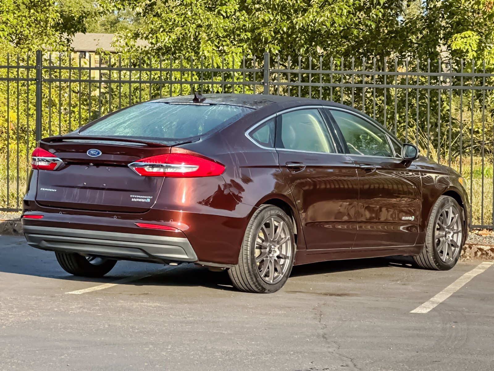 Used 2019 Ford Fusion Titanium FWD image 4