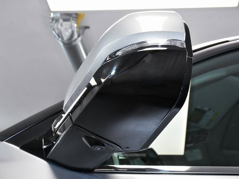 Used 2024 Toyota Sequoia Platinum image 88