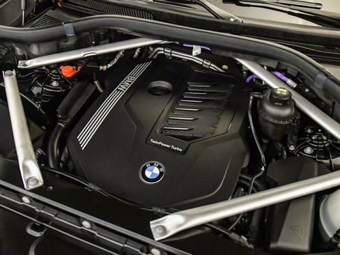 Certified 2022 BMW X5 xDrive40i w/ M Sport Package image 28