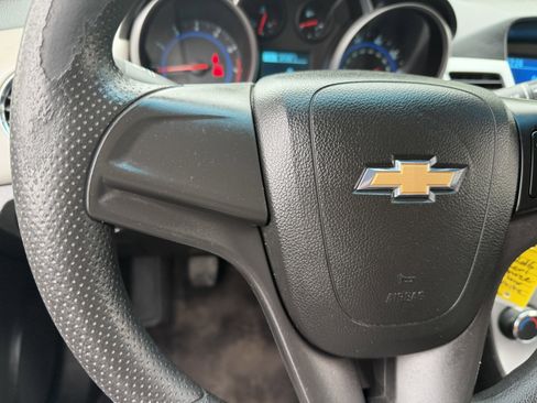 Used 2016 Chevrolet Cruze LS image 29