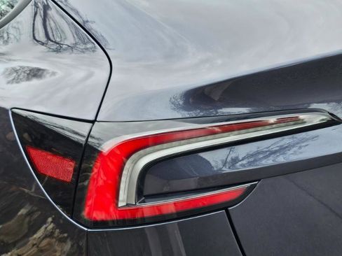 Used 2025 Tesla Model 3 Long Range image 28