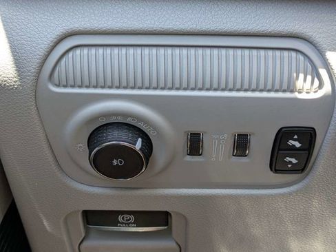 Used 2023 Jeep Grand Wagoneer L 4WD w/ Flexible Seating Group image 28