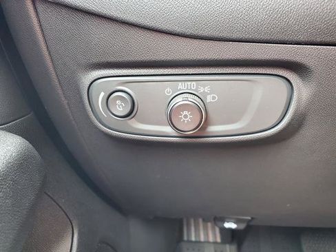 Used 2023 Chevrolet Equinox LT image 12