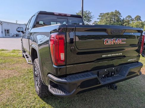 Used 2024 GMC Sierra 1500 AT4X AWD/4WD image 8
