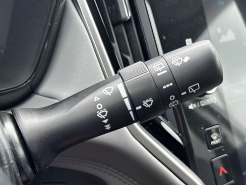 Used 2024 Subaru Outback Premium AWD/4WD image 17