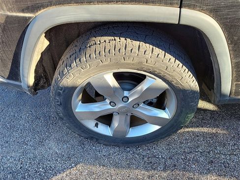 Used 2012 Jeep Grand Cherokee Overland image 5