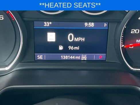 Used 2021 Chevrolet Suburban Z71 w/ Z71 Signature Package image 11