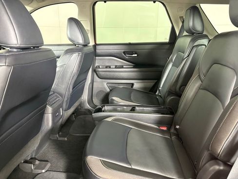 Used 2022 Nissan Pathfinder SL w/ SL Premium Package AWD/4WD image 40