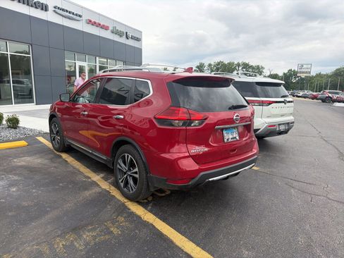 Used 2017 Nissan Rogue SL w/ SL Premium Package FWD image 3