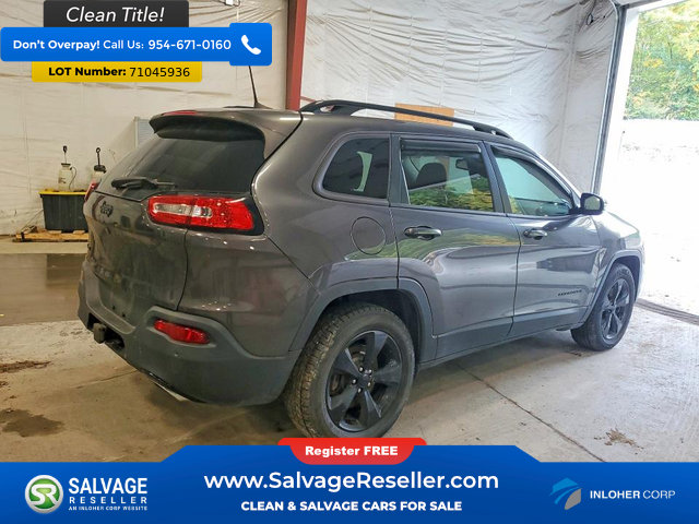 Used 2016 Jeep Cherokee Latitude w/ Cold Weather Group AWD/4WD image 4