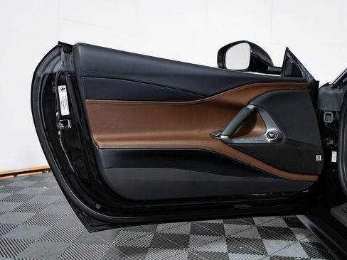 Certified 2019 Ferrari 812 Superfast image 16