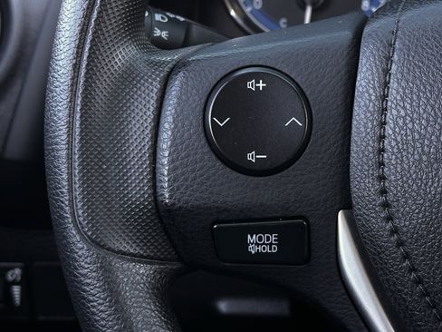 Used 2017 Toyota Corolla L image 16