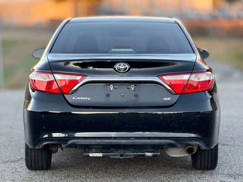 Used 2015 Toyota Camry SE image 4