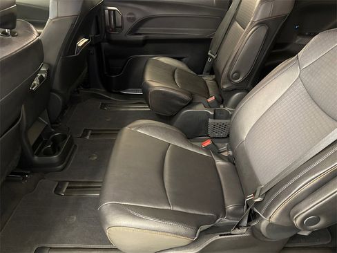 Used 2023 Toyota Sienna XSE image 21