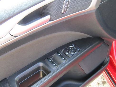 Certified 2020 Ford Fusion SE AWD/4WD image 17