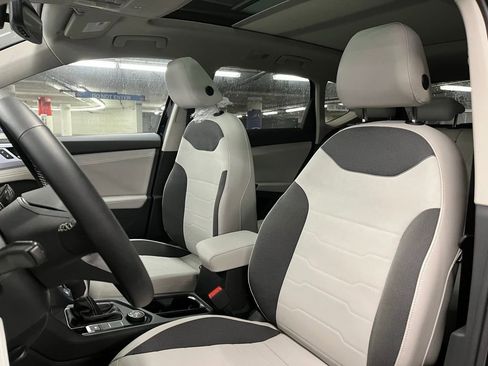 New 2025 Volkswagen Taos SE image 19