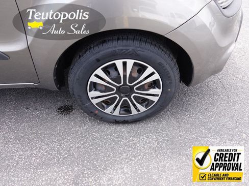 Used 2013 Kia Soul FWD image 12