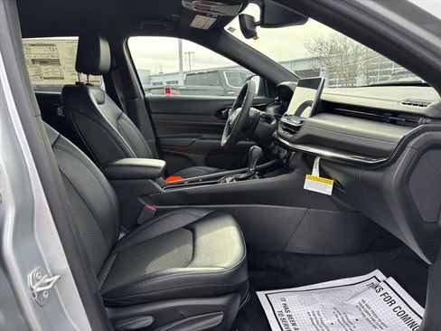 New 2025 Jeep Compass Latitude w/ Altitude Special Edition image 13