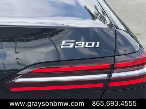Used 2026 BMW 530i w/ Executive Package image 32