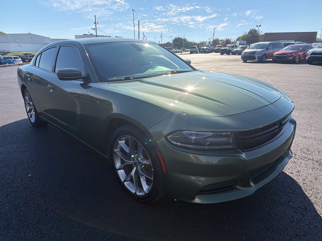 Used 2021 Dodge Charger SXT w/ Plus Group RWD image 2