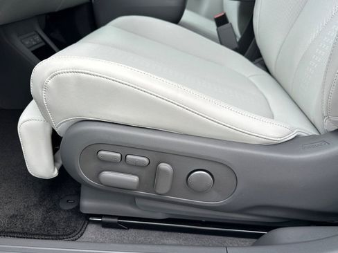 Used 2025 Hyundai Ioniq 5 Limited image 14