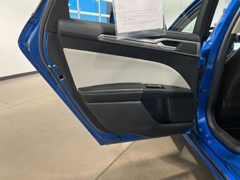 Used 2019 Ford Fusion SE w/ Equipment Group 151A image 30