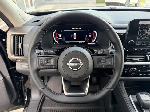 Used 2025 Nissan Pathfinder Platinum w/ Cargo Package image 19