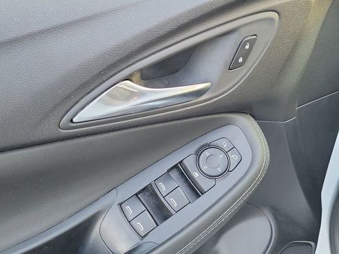 Certified 2024 Buick Encore GX Preferred FWD image 16