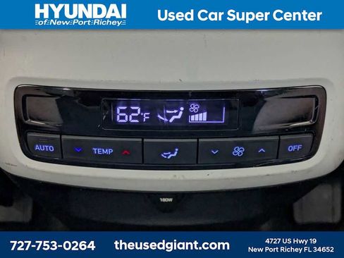 Used 2025 Hyundai Palisade SE FWD image 17