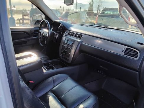 Used 2010 Chevrolet Avalanche LT w/ Luxury Package image 15